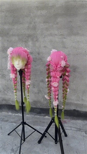 immersive mitsuri coswig done! iconic gradient hair, ready for your perfect cos look 🩷💚 #mitsuricosplay #dsccosplay #animewig #coscontent #wigcustom