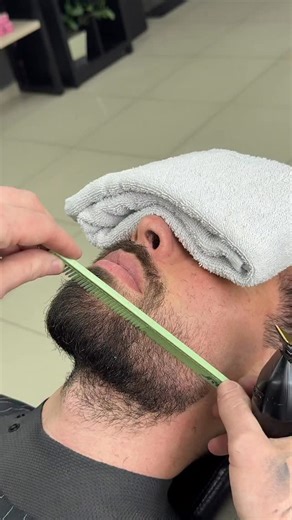 Método TBA aplicado! 🎨 Curtiu essa barba? 👇🏻 #barba #barbastyle #barbershop #barbearia #barbas #barber #barberlife #homem | Transformando Barba em Arte