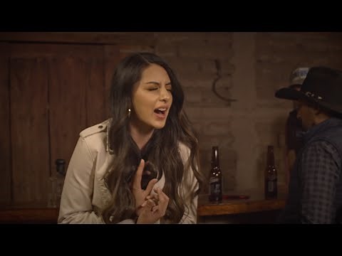Angelica Gallegos - Aca Entre Nos (Video Musical)