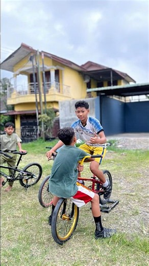 Zio Alvino the leader of the ZIO BMX Team #fyp #fypシ゚viral #bmx #youtubeshorts