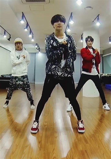 Celebrate SHINee's Dance Moves