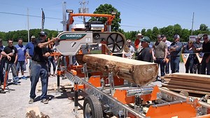 Sooner or later, most sawyers will start a cut that they're unable to finish - maybe you hit a nail, run out of gas, or the log becomes too wide and needs trimming. Here is the trick Norwood saywer Dave uses to back out of a cut. www.NorwoodSawmills.com | Norwood Portable Sawmills