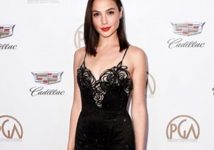 Gal Gadot sorprende a sus seguidores besando en la boca a una mujer