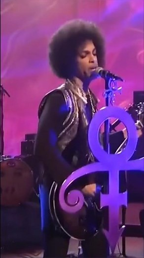 On this day in 2014, Prince performed an epic 8-minute medley on SNL! #Prince #3rdEyeGirl #SNL