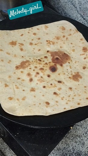 roti banane ka asan tarika 👌🏻#bome#shorts#viral #trending #youtube #subscribe #views#like #unfreeze