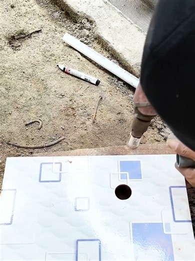 cara mudah mengukur keramik kran air. #melubangikeramik #kranair #mengukur #vidio