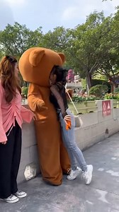 The girl kissed the bear 🐻😘|| #kiss #bear | Naughty Bear