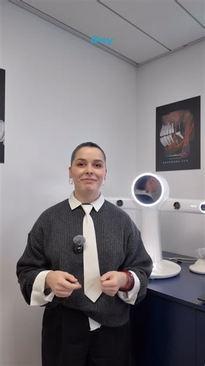RAYFace : LE scanner facial one-shot le plus avancé du dentaire. 🦷 Sa promesse ? ✅ 0,5 seconde pour capturer le sourire naturel du patient sans distorsion ✅ 6 caméras pour un scan instantané et ultra-détaillé. ✅ Matching automatique des données intra-orales et CBCT. ✅ Réorientation du modèle de patient et arc facial numérique Plus qu’un scanner, c’est votre futur arc facial numérique. Une solution complète 100% axée sur le visage ! 📩 Prêt à passer au numérique ? Contactez-nous pour une démo ! 