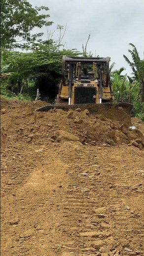 This bulldozer won't stop #heavymachinery #construction #machinery