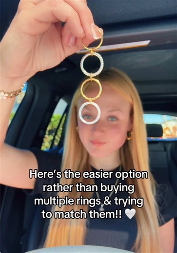 💛No more buying stackable rings&losing them! This is the perfect stackable ring set, already interlocked and matching! Gold and silver rings! #ringstack #stackablerings #stackableringset #ringset #goldjewelry