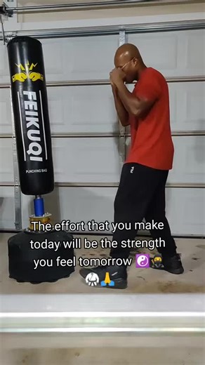 #Karatetraining Bruce Leeroy polishing up his Karate training techniques for the good of Humanity ☯️👊🥊🥋🙏