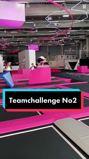 nächste #teamchallenge! Schreibt uns weitere Challenges in die Kommentare! #trampoline #challenge #fy #trampolinechallenge #sprungraum #springen #flip