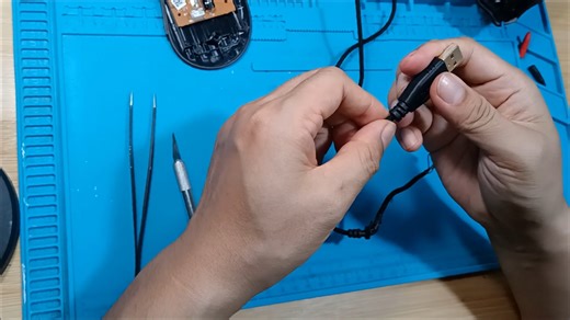 飙风雷哥的维修日常 雷蛇鼠标不亮灯故障