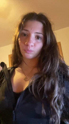 izzy! (@.izzygreen)’s videos with