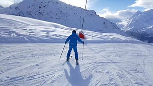 6.1K views · 49 reactions | Taking a beginner pal skiing? A quick look at plough parallel turns...see the full edit here https://youtu.be/T5PZlXw5L2Q thanks Altitude Verbier | InTheSnow Magazine | Facebook