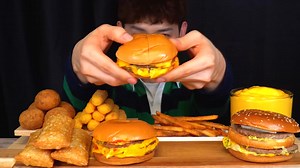 34K views · 1.1K reactions | McDonald's Cheese Burger 燎 Stick Apple Pie MukBang! #asmr #asmrvideo #mukbang #bonggil #mukbangbonggil #asmrsegments #food #asmrfood #foodblogger #koreanfood #foodchallenge #eatwithbonggil #tiktokfood #foodvideo #foryou #fyp #foryoupage #fypシ゚viral #explore #yummy | BongGil ASMR | Facebook
