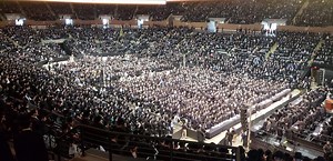 VIDEOS & PHOTOS: Thousands Pack Nassau Coliseum For Satmar Anti-Zionist Rally