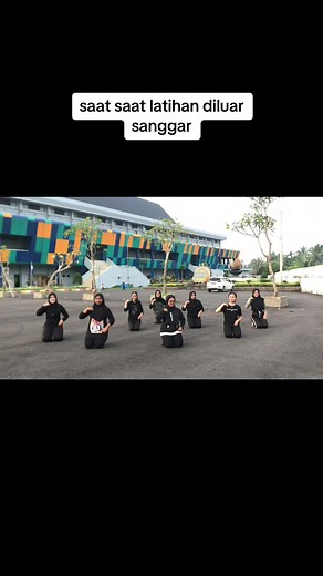 Latihan Tari Melayu di Luar Sanggar