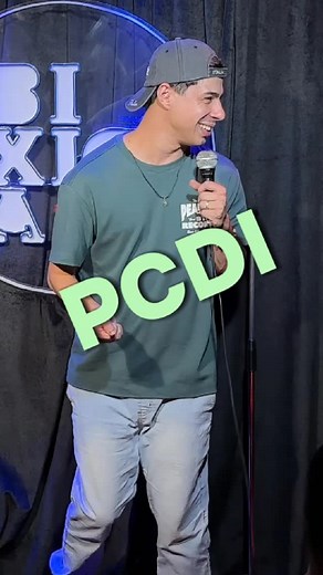 8.7K views · 3.9K reactions | PCDI #humor #comedia #standup | Vini Santos Stand up | Facebook