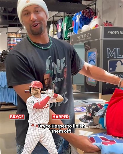 Royce Lewis visited the MLB Store and got himself a jersey HAUL 🔥 | MLB