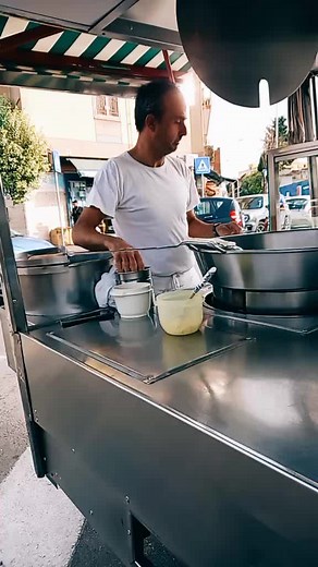 How to Make Delicious Fried Pastries at Home