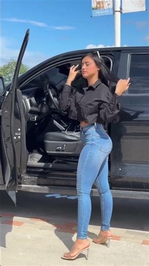 Hot Figure in Short Outfits Sindy Yamileth Lopez
