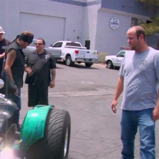 The History and Art of Paint Jobs on Classic Cars