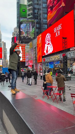 13K views · 8.4K reactions | Times Square 拾殺♥️ | Waqar Hussain | Facebook