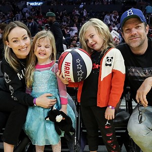 Jason Sudeikis and His Kids Are Quite the Catch at Chicago Cubs Game
