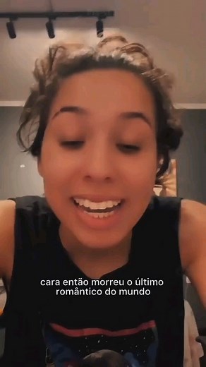 página de um poeta on Instagram: "📚 Bem-vindos à nossa biblioteca de emoções! 🌟 Descubra o poder das palavras com nossos ebooks de poesias cuidadosamente selecionados. 🖋️✨ Explore as profundezas da alma humana, mergulhe nas marés do amor e da melancolia, e encontre conforto nas entrelinhas de nossos versos. 💖✨ . . . autoria-@gabiisteca"