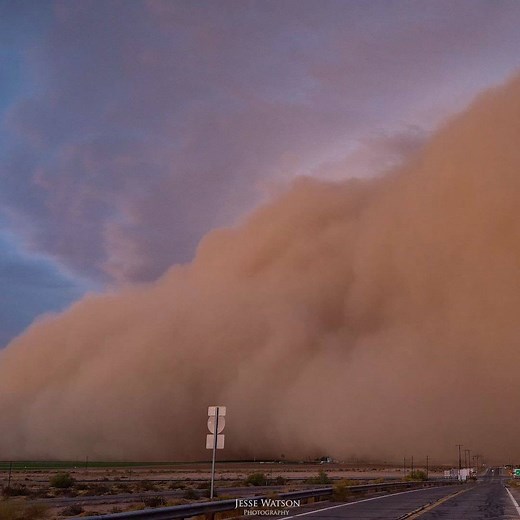 This incredible intense dust storm, called haboob, was spotted by Jesse Watson Photography in Yuma, Arizona. | Hashem Al-Ghaili