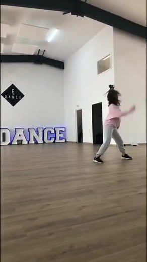 Dance audition @f2dance 💃#dancing #audition #dancecrew #mama#ellaeyre #choreography #fyp#ripears #danseuse#équipe #soutien #ambiance#f2dance