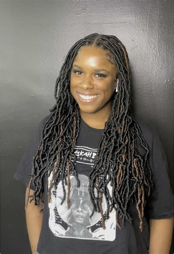 ✨Soft Loc Perfection✨ When it comes to faux locs, my clients know they can count on me for a flawless install and a stress-free experience. Whether you’ve had bad installs in the past or you’re new to the style—I’m the stylist you can trust. 📍Brooklyn, NY 🖤 Reliable. Professional. Passionate. 📅 Ready to experience the difference? Book your appointment today! 🔗 Link in bio #SoftLocs #FauxLocSpecialist #BrooklynStylist #ProtectiveStyles #TrustYourStylist #LocQueen #NYCHairStylist #BedStuySalon