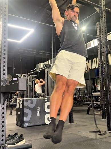 Stephen Goses | Strength & Mobility Coach on Instagram: "Exploring some trunk & spine ideas yesterday 👌 The intention here was all about opening up the body with some range specific movements and then testing it with power. Here’s what I played with: 1. Hanging Tornadoes Found these to be unreal for warming up the shoulders and spine. Also sneaky-good for grip strength and rotational control. 2. Diagonal Lunge Stretch One of my favourites for lengthening the contralateral fascia lines. You get 