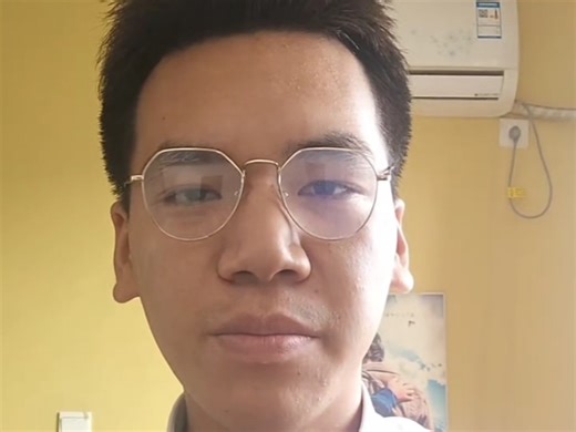 B6功能:保持身体及精神系统正常工作，维持体内钠，钾成份平衡，制造红血球。缺乏症:贫血、抽筋、头痛、呕吐、暗疮。食物来源:瘦肉，果仁，糙米，绿叶蔬菜，香蕉。