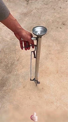 Convenient Handheld Seeding Tool 🌱👐⚡! Fast & even sowing, labor-saving ✅🌾