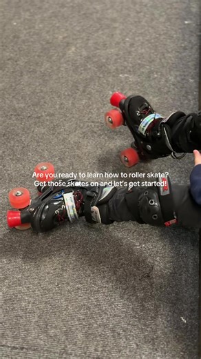The first step to learning how to roller skate is to get those skates on and give it a go! It’s always a good idea to wear some knee, elbow and wrist guards to help protect you if you fall. Also make sure whatever skates you’re using are comfortable and securely fastened #rollerskating #quadskates #learntoskate #fyp