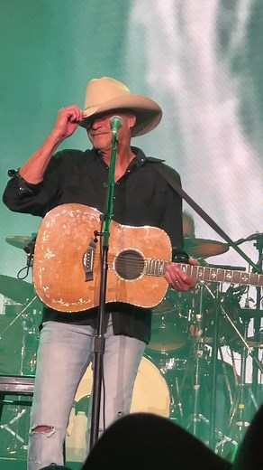 Remember when #alanjackson #alanjacksonconcert #livemusic #live #concert #country #performer #performance #countrymusic #countrymusiclover #countrymusicfans #countrymusicsinger #male #artist #vocalist #singer #songwriter #singersongwriter #reelsvideo #reelsviral #reels2023 #reelsfb #reelsusa #reelfb #reelsfacebook #reelsviralfb #reelsvideo #fyp #fypシ゚viral #fypシ #fypviral #fypシツ #fyppage | Country Travels