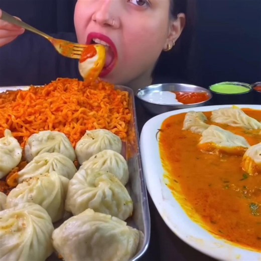 noodles, jhol momo 🥟‪@FoodieJD‬ #mukbang #eatingshow #asmrfood#noodles #momo#streetfood #spicy