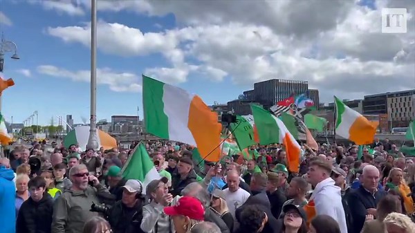 Thousands take part in anti-immigration protest in Dublin