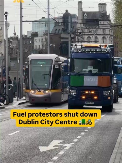 Tractor Convoy Protests Rising Fuel Costs in Dublin