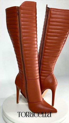 Bota Feminina Cano Alto Bico Fino Salto 12 Torricella AVS 80005A video