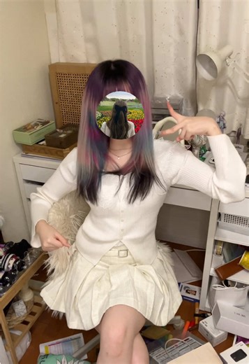 ﾀﾞﾝｼｵﾄﾞｯﾃﾊﾞｲﾗﾘﾝ🎶ｹﾗﾑﾌﾞｼﾞｸﾞﾚﾌｼｮｰｷｽ🎶 ダンス音痴すぎて指つりそうになったんだけどみんな難なく踊ってて凄すぎる。 #sweetstep #sweetsteady #おすすめ #派手髪 #汚部屋