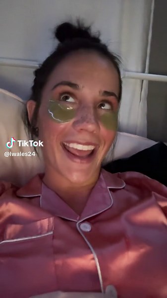 Senior Prom Makeup Ideas for Red Dress