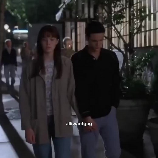 Un Amor Para Recordar: Escena Emotiva y Romántica en Español