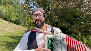 59K views · 1K reactions | Senorita (cha cha cha) NICOLA SCACCHIA campione mondiale di organetto. Per SPETTACOLI tel 3804133920 | Enzo Scacchia | Facebook