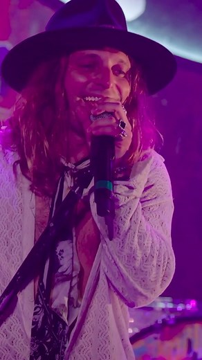 Dirty Honey on Instagram: "Let’s go!! Watch an exclusive performance of “When I’m Gone” (Live) from ‘Mayhem & Revelry’ now on @VEVO 🍯🔥 Watch the live video and pre-save the album now on all platforms - link in bio."