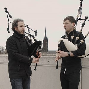 Over the last 18 years, Breabach has performed everywhere from Sydney Opera House to Central Park, but this August, they return home to Scotland to perform on our Festival stage 🏴󠁧󠁢󠁳󠁣󠁴󠁿 We're so excited to see this performance, bringing together the very best of Scottish highland and island musical traditions! 💛 | Edinburgh International Festival