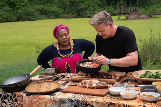 Gordon Ramsay scrambles OSTRICH EGG [Watch]