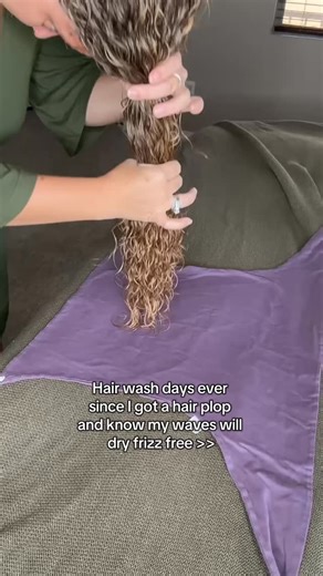 The hair plop is ideal for absorbing excess water, reducing frizz, and helping shape waves and curls before air drying or diffusing. #hairplop #hairplopping #hairploptechnique #hairplopmethod #wavyhairstyling #wavyhaircare #frizzyhairtip | MoonstoneSeven LLC